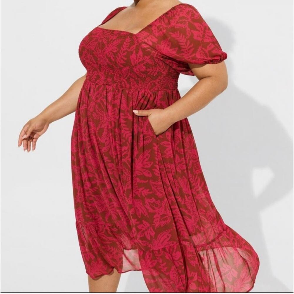 Torrid Cottage Core Smocked Bust Puff Sleeve Red Floral Midi Dress Size 2 (2X)